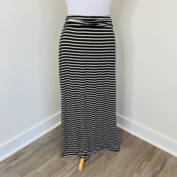 🎉5 for $25🎉 Striped Maxi Skirt - Picture 2 of 5